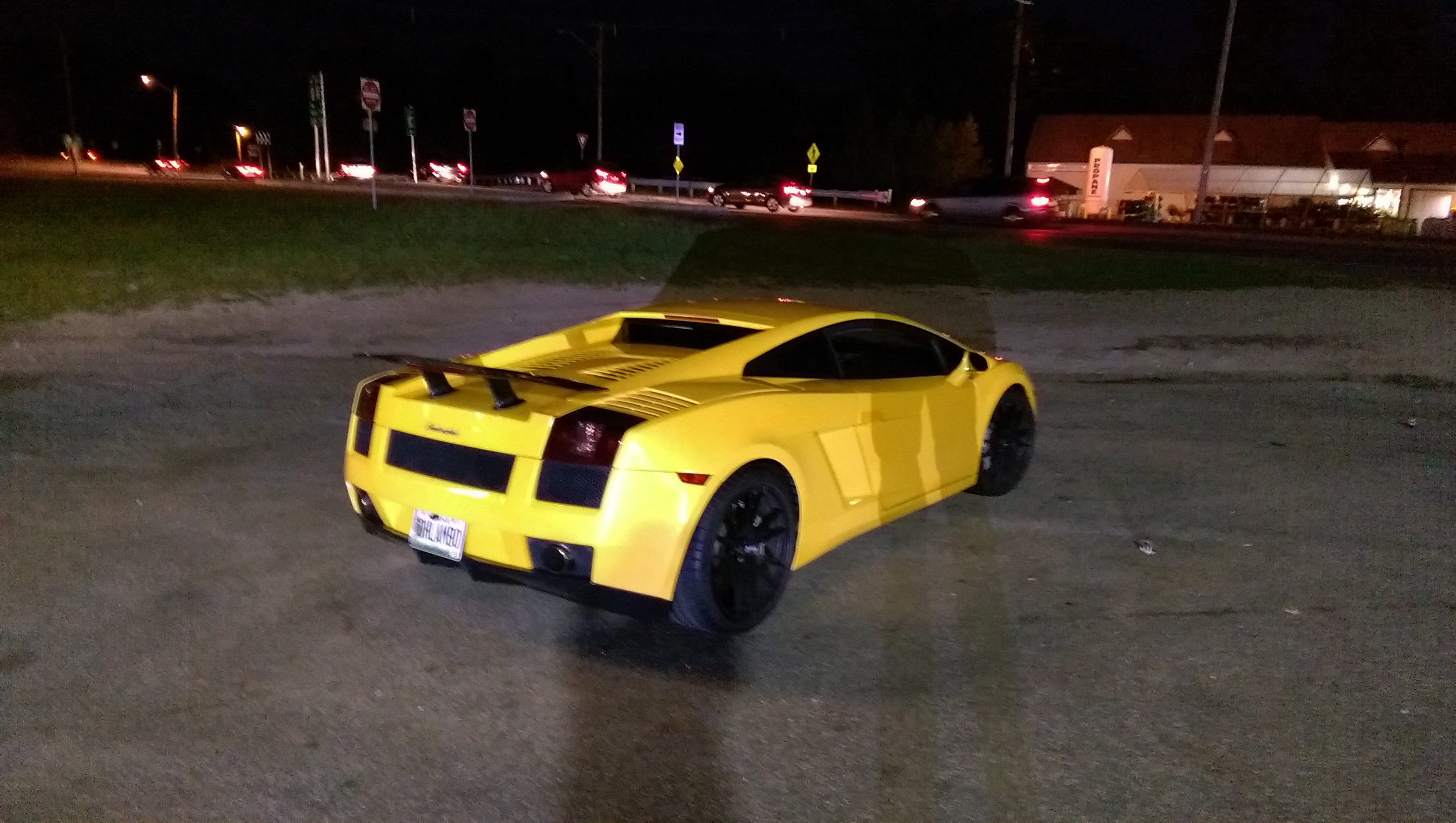 lambo2.jpg