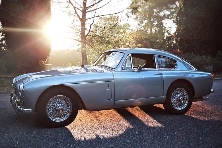 1957-aston-martin-db2-4-1jo76x78m-1-780x520.jpg