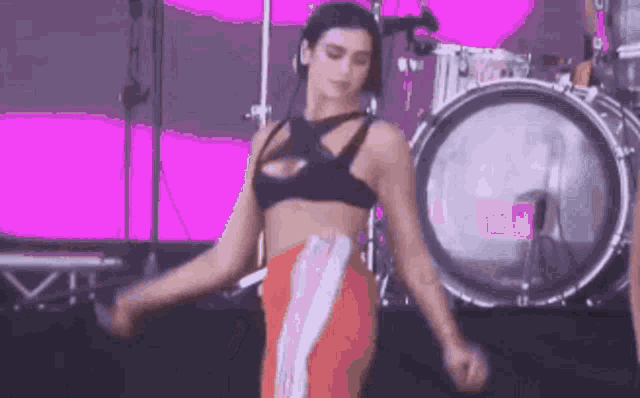 dua-lipa-dua-lipa-dance.gif
