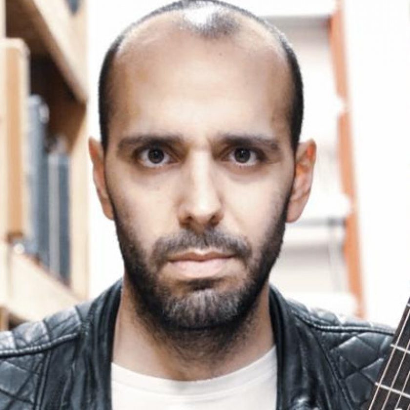 mark-agnesi-signature-guitar-840x840.jpg